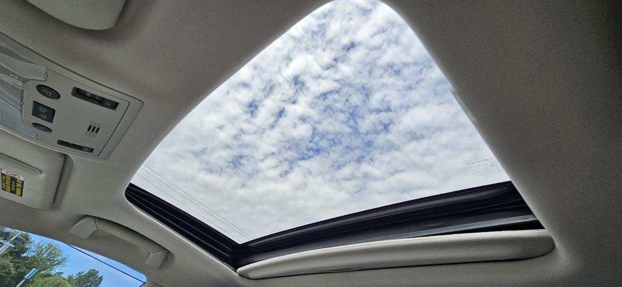 Lexus IS 250 4dr Sport Sdn RWD 2015