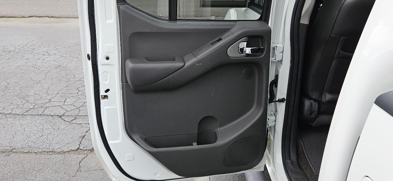 Nissan Frontier 4WD Crew Cab SWB Auto PRO-4X 2014