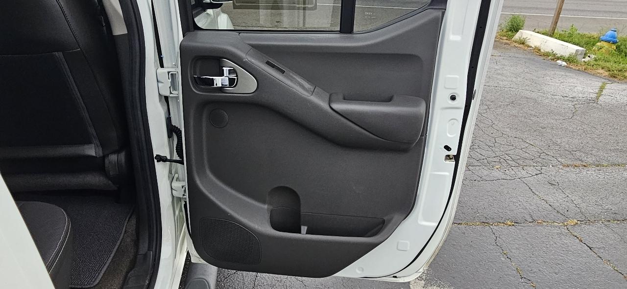 Nissan Frontier 4WD Crew Cab SWB Auto PRO-4X 2014