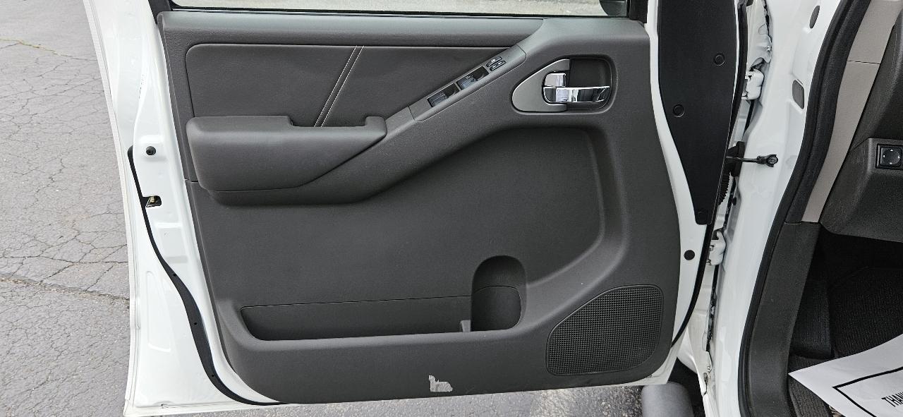 Nissan Frontier 4WD Crew Cab SWB Auto PRO-4X 2014