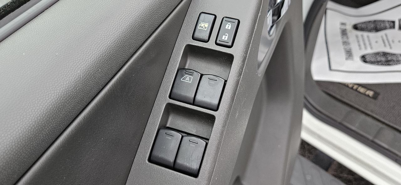 Nissan Frontier 4WD Crew Cab SWB Auto PRO-4X 2014