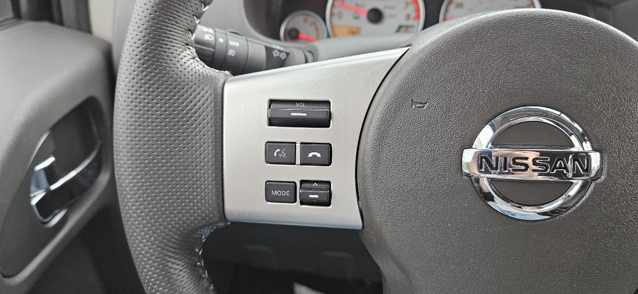 Nissan Frontier 4WD Crew Cab SWB Auto PRO-4X 2014