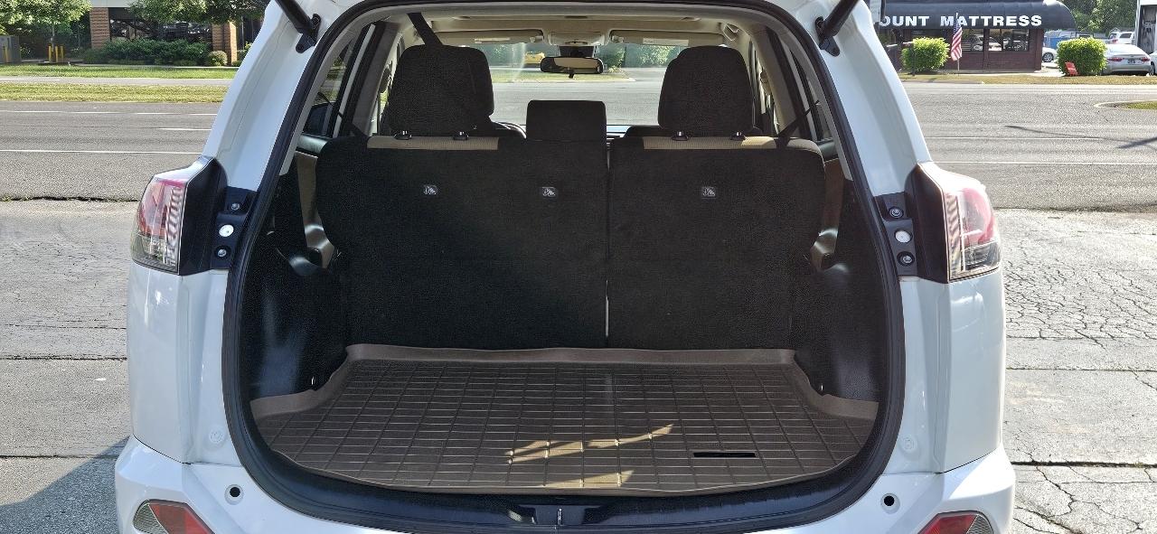 Toyota RAV4 XLE FWD (Natl) 2018