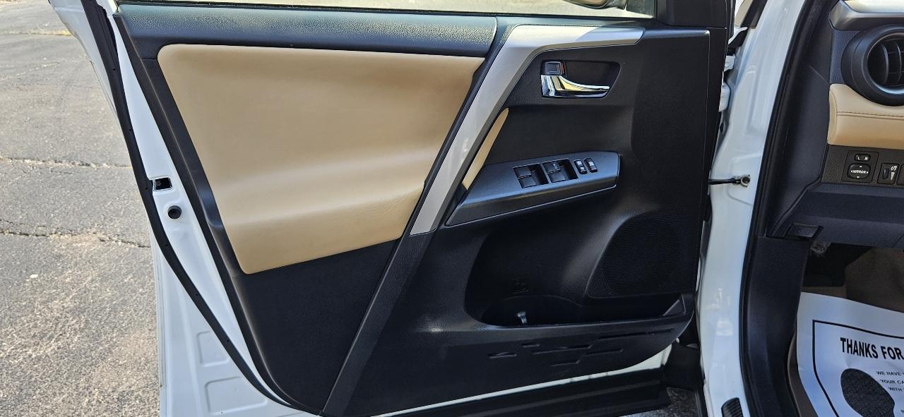 Toyota RAV4 XLE FWD (Natl) 2018