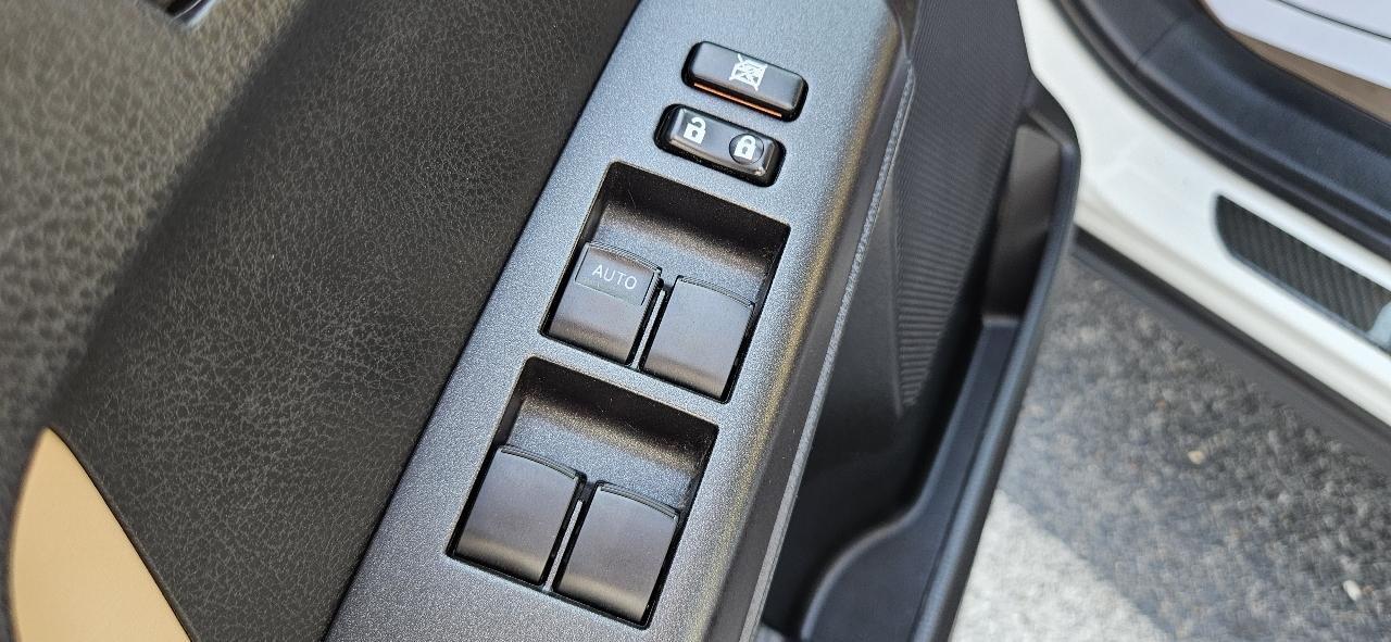 Toyota RAV4 XLE FWD (Natl) 2018