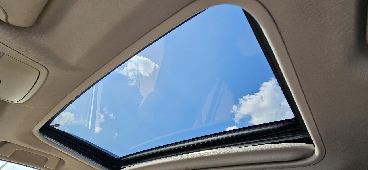 Toyota RAV4 XLE FWD (Natl) 2018