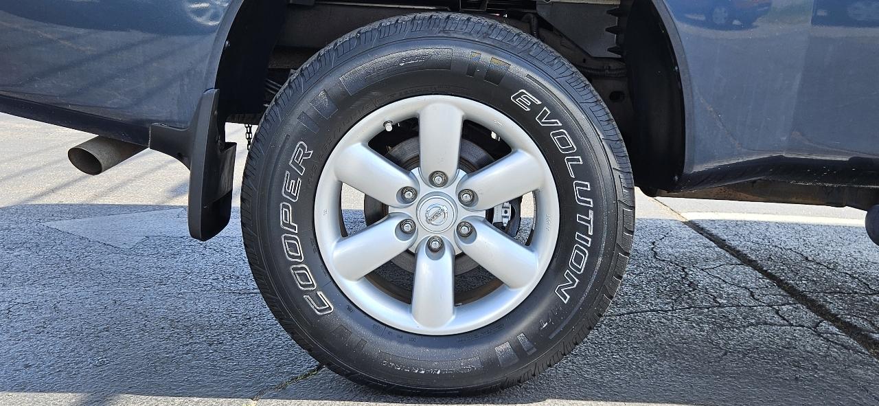 Nissan Titan 4WD King Cab SWB SV 2014