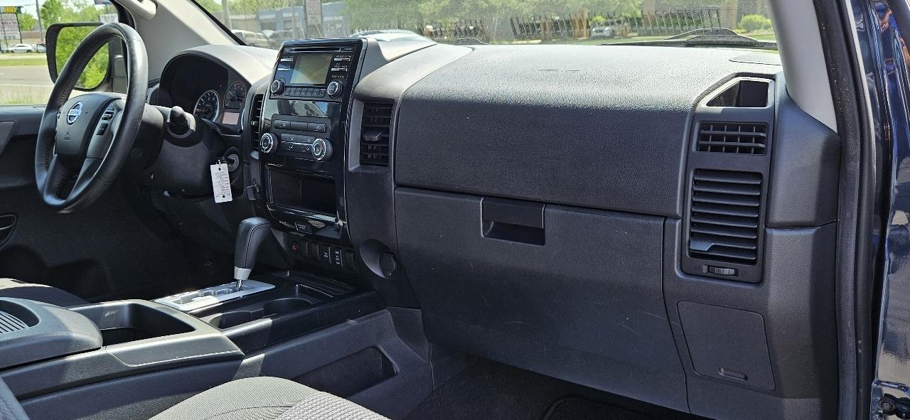 Nissan Titan 4WD King Cab SWB SV 2014