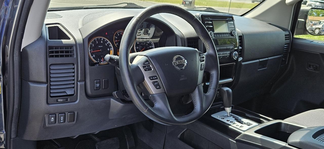 Nissan Titan 4WD King Cab SWB SV 2014