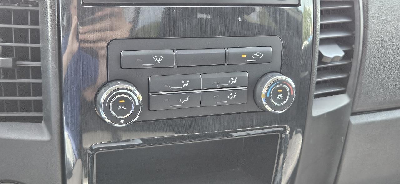 Nissan Titan 4WD King Cab SWB SV 2014