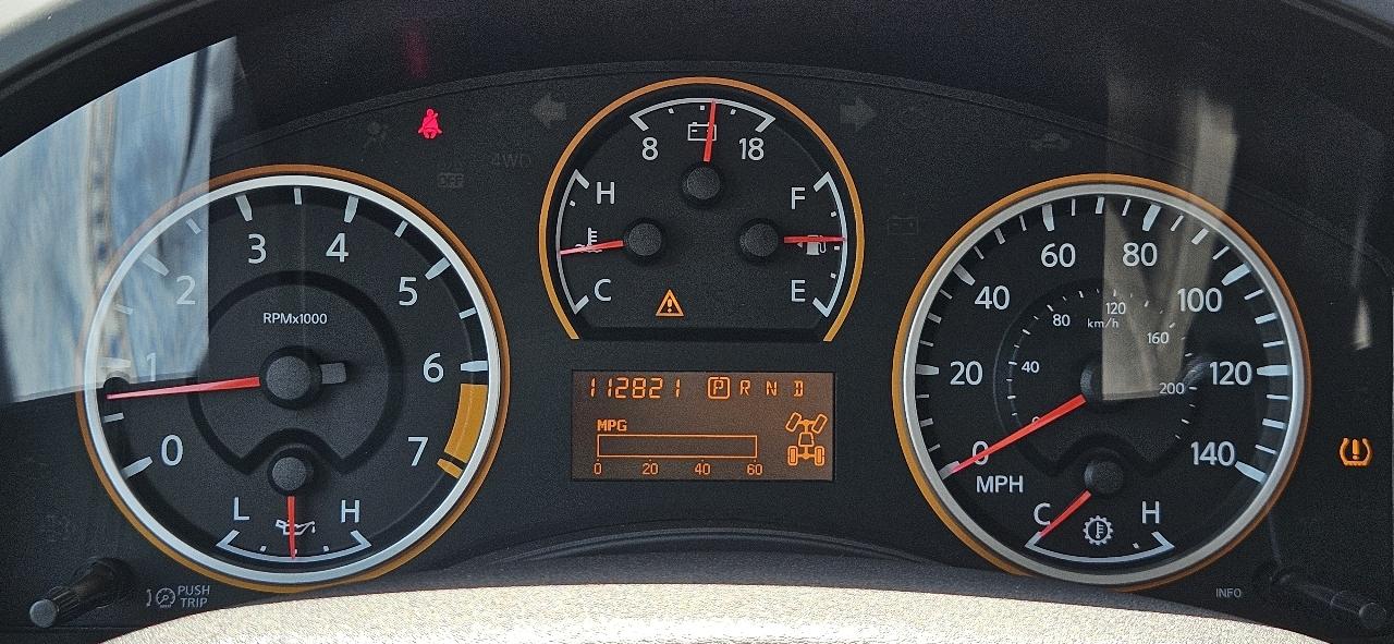 Nissan Titan 4WD King Cab SWB SV 2014