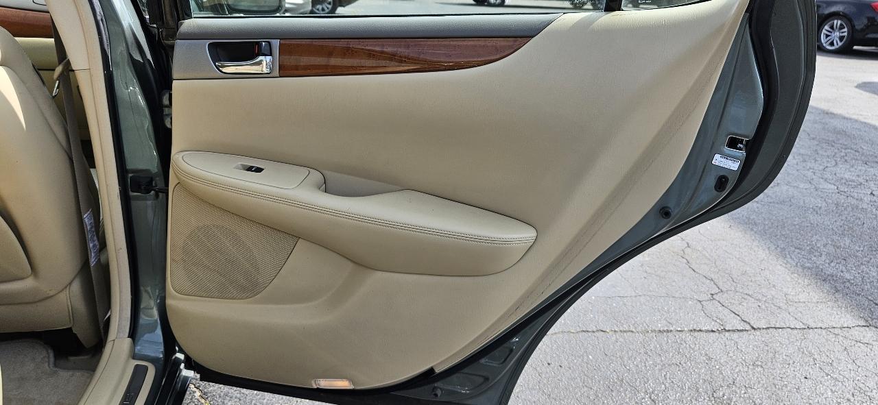 Lexus ES 330 4D Sedan 2005