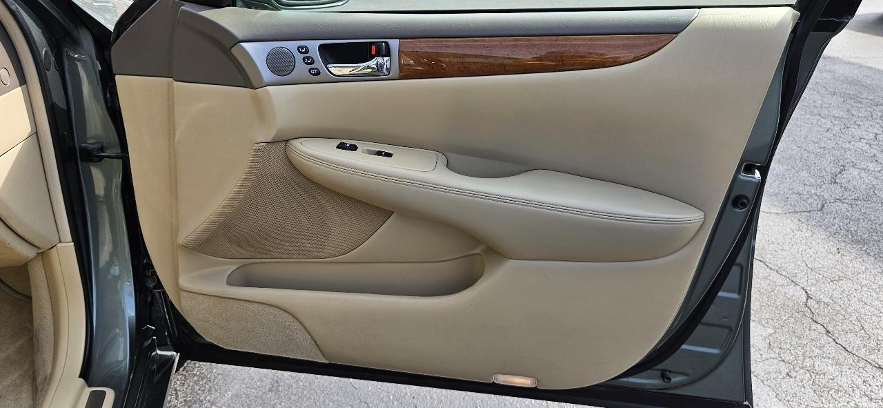 Lexus ES 330 4D Sedan 2005