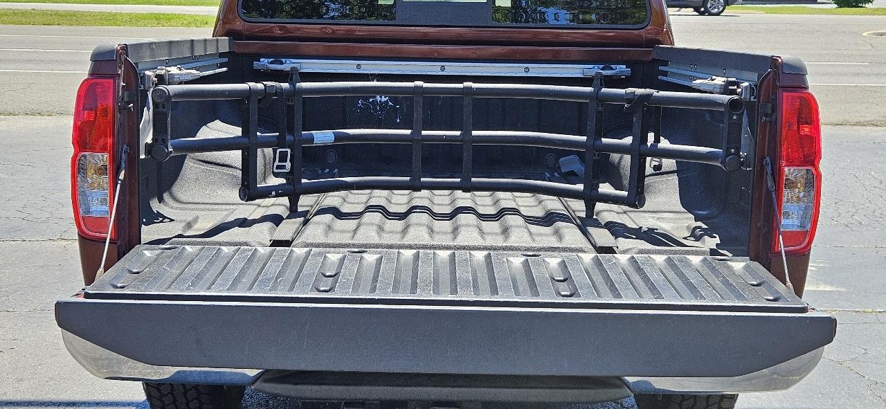 Nissan Frontier 2WD Crew Cab SWB Auto SV 2016