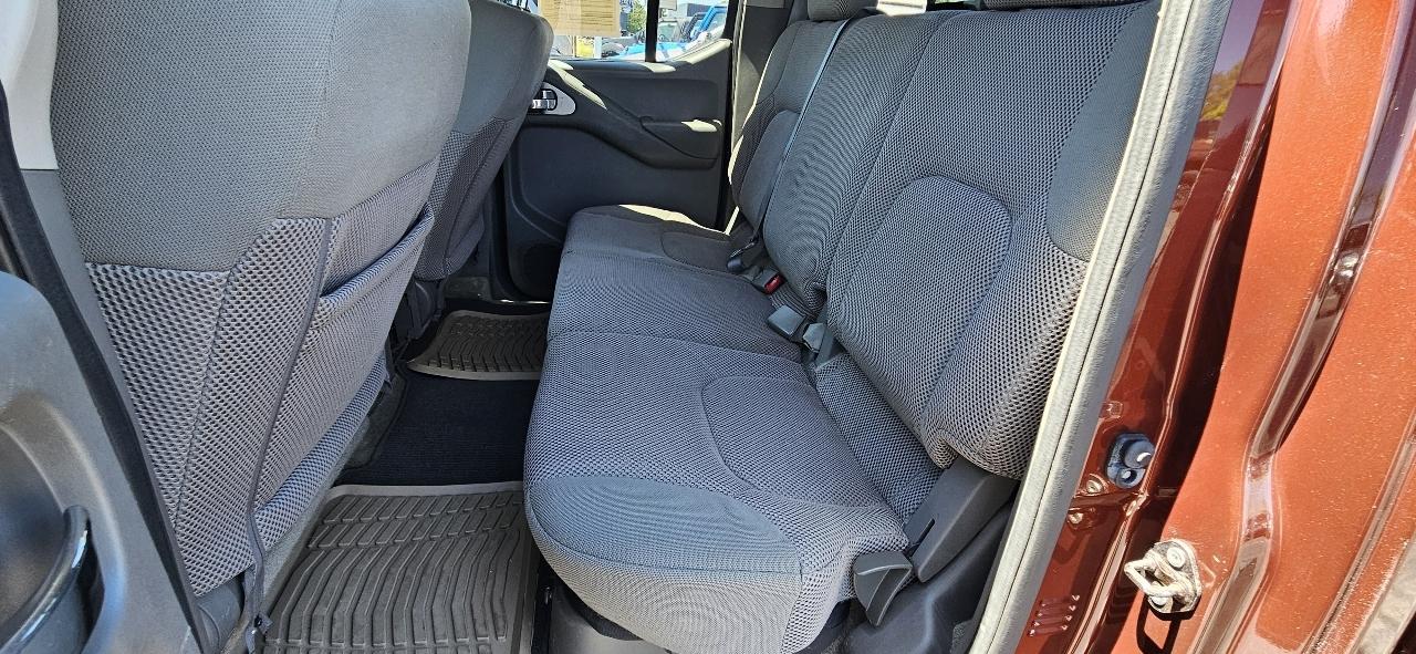 Nissan Frontier 2WD Crew Cab SWB Auto SV 2016