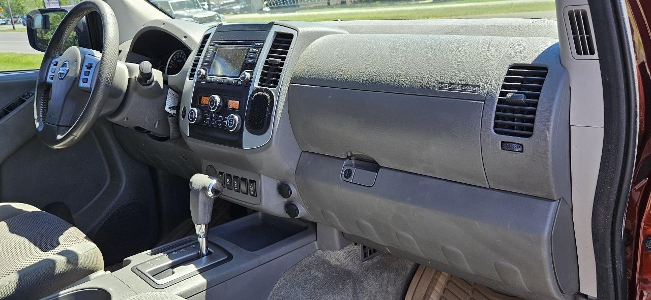 Nissan Frontier 2WD Crew Cab SWB Auto SV 2016