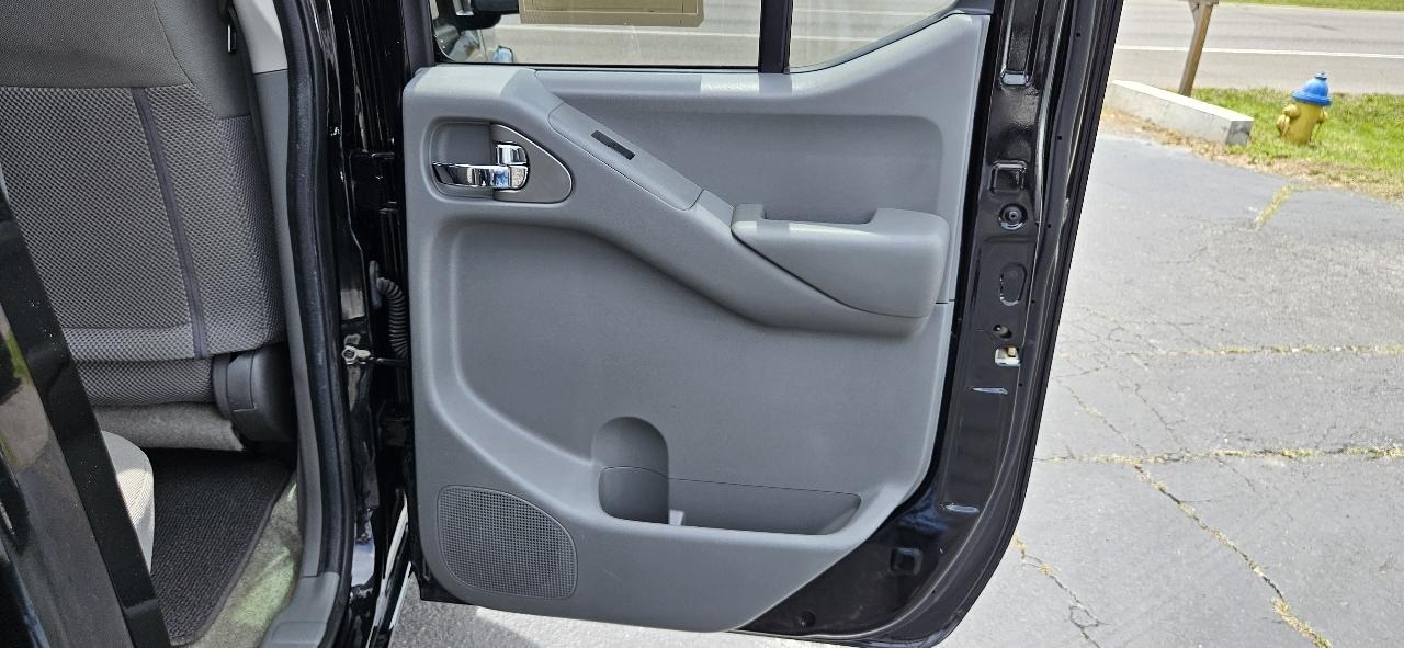 Nissan Frontier 2017.5 Crew Cab 4x4 SV V6 Auto 2017