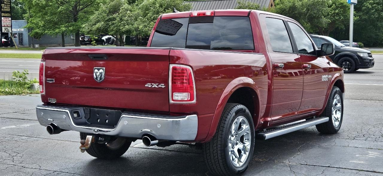 RAM 1500 4WD Crew Cab 140.5" Laramie 2015