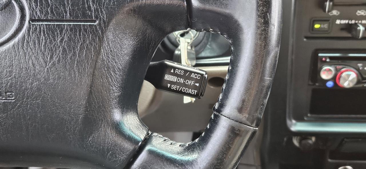 Toyota 4Runner 4dr SR5 3.4L Auto 4WD 2000