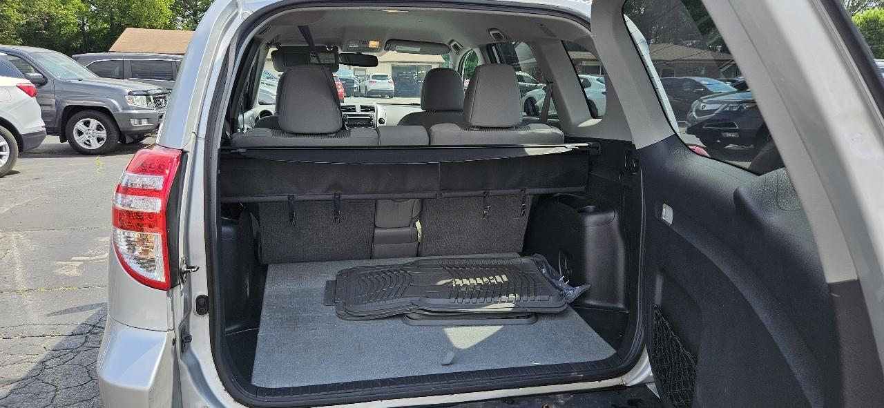 Toyota RAV4 4WD 4dr I4 (Natl) 2012