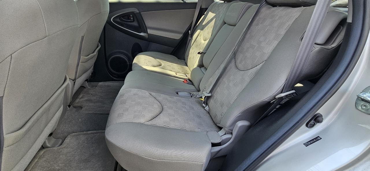 Toyota RAV4 4WD 4dr I4 (Natl) 2012