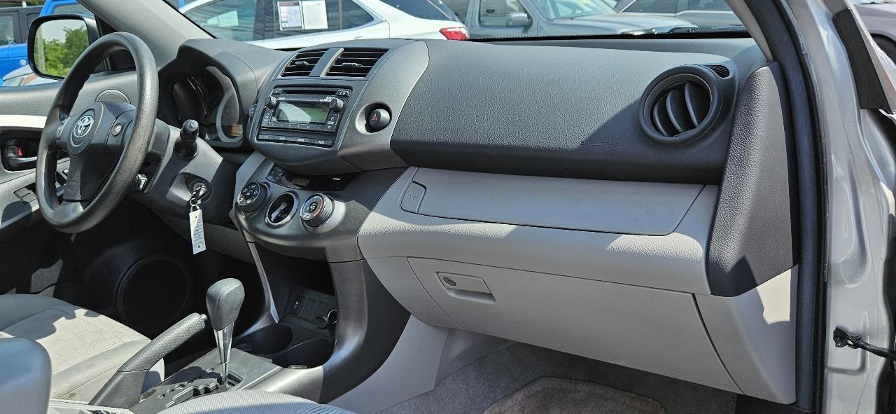 Toyota RAV4 4WD 4dr I4 (Natl) 2012