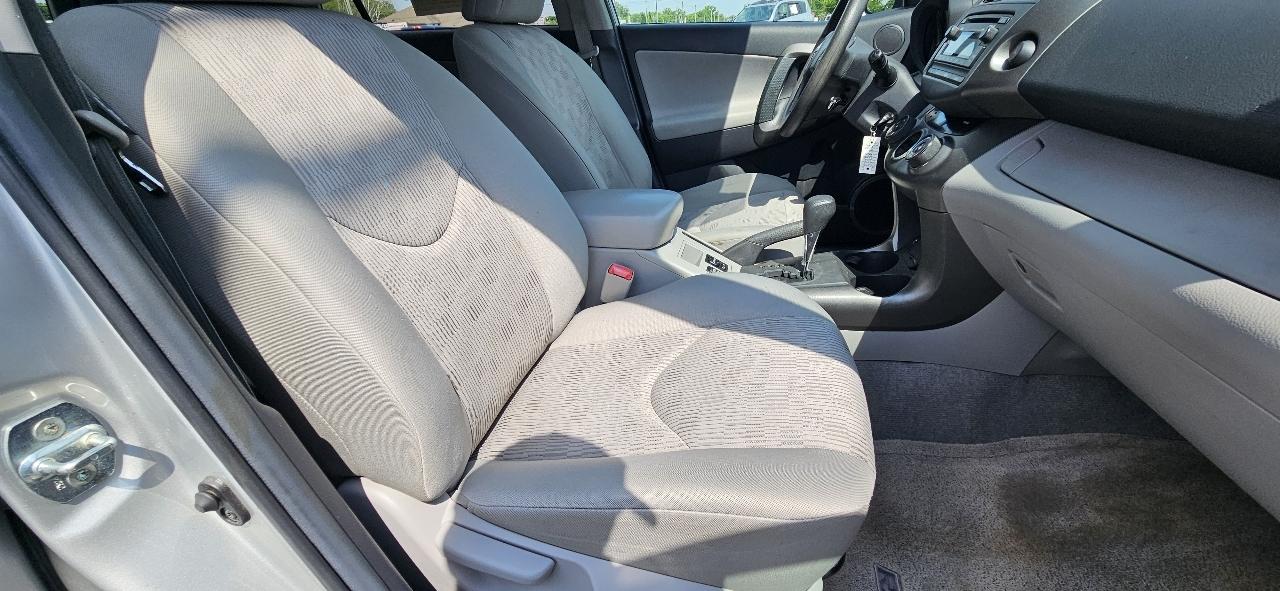 Toyota RAV4 4WD 4dr I4 (Natl) 2012