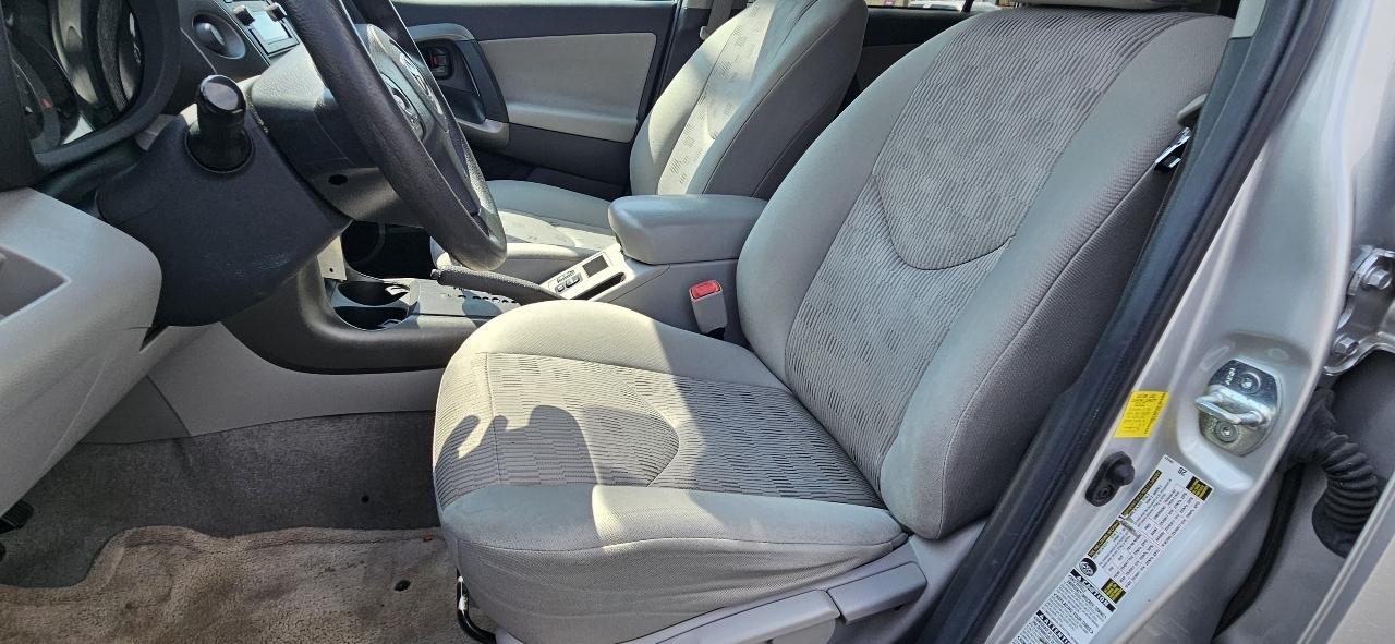 Toyota RAV4 4WD 4dr I4 (Natl) 2012
