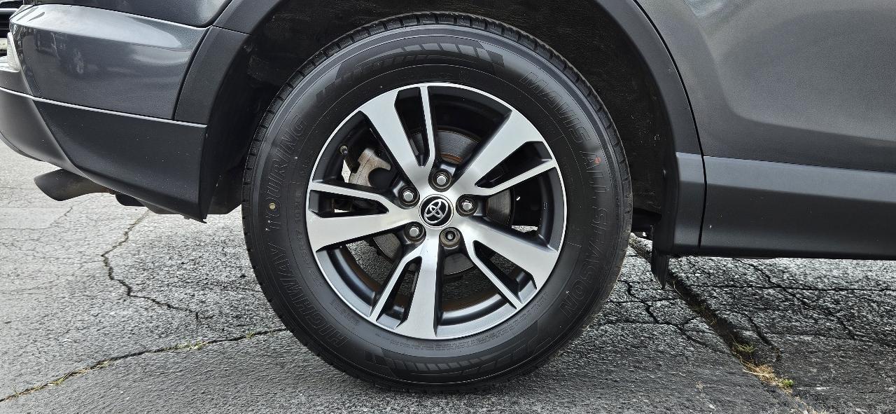 Toyota RAV4 XLE FWD (Natl) 2018