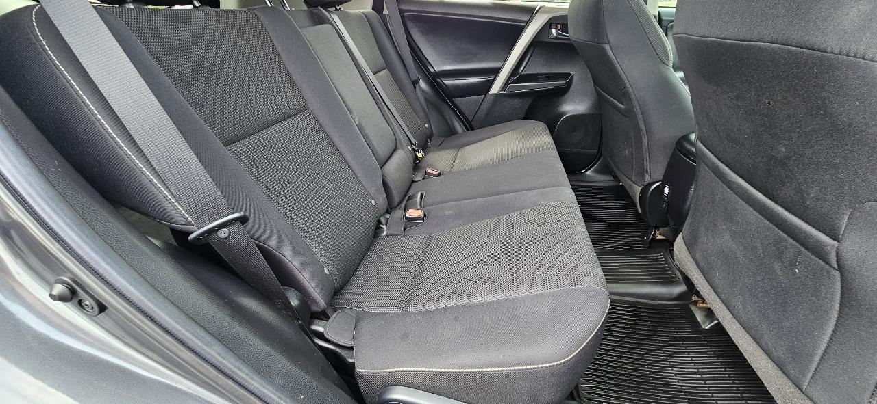 Toyota RAV4 XLE FWD (Natl) 2018