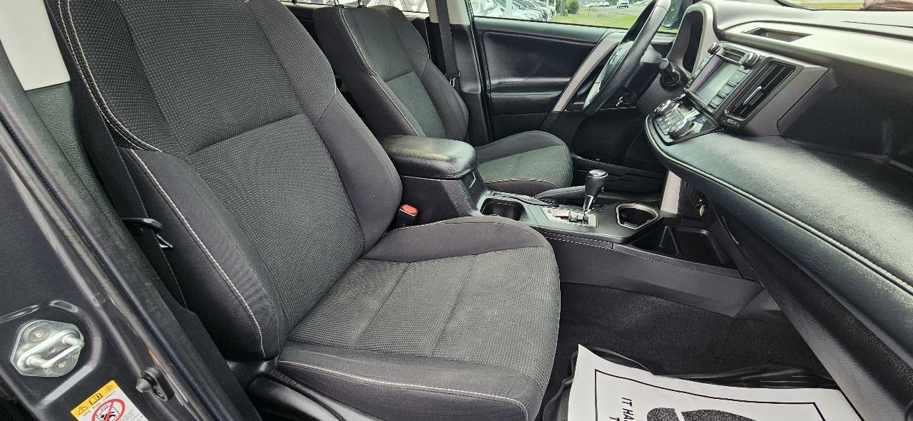 Toyota RAV4 XLE FWD (Natl) 2018