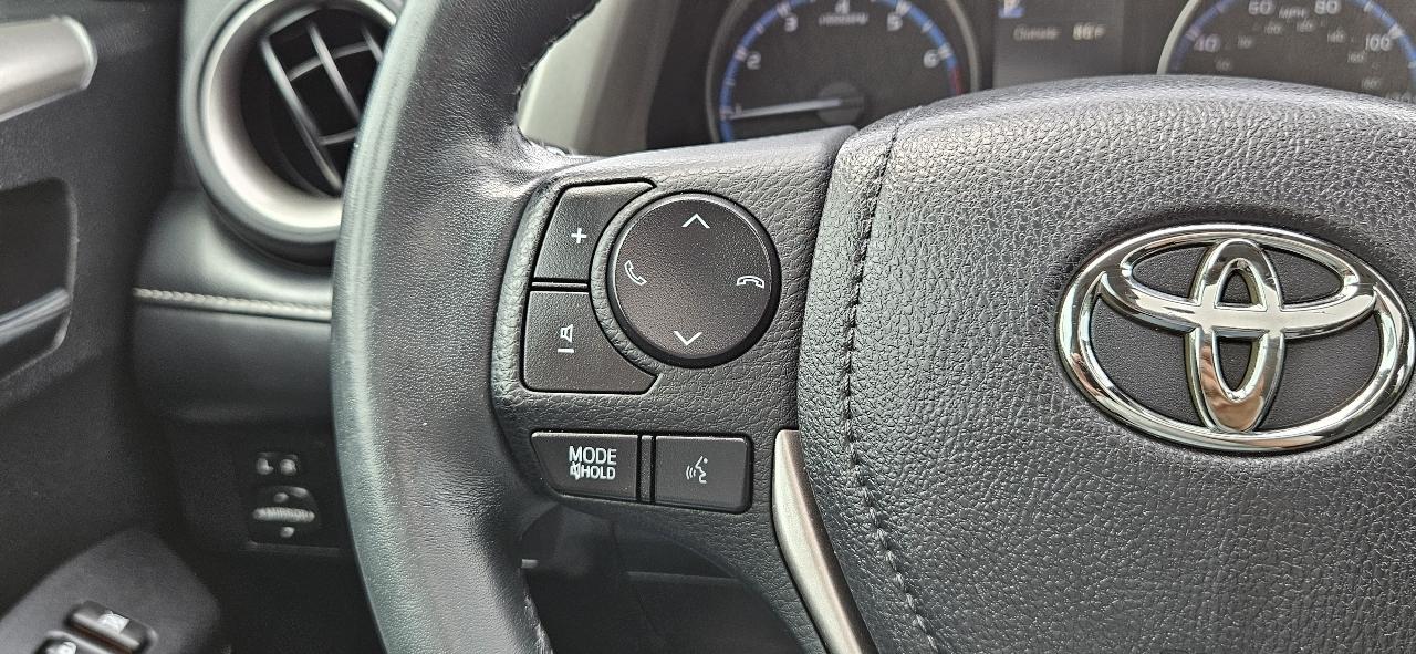 Toyota RAV4 XLE FWD (Natl) 2018