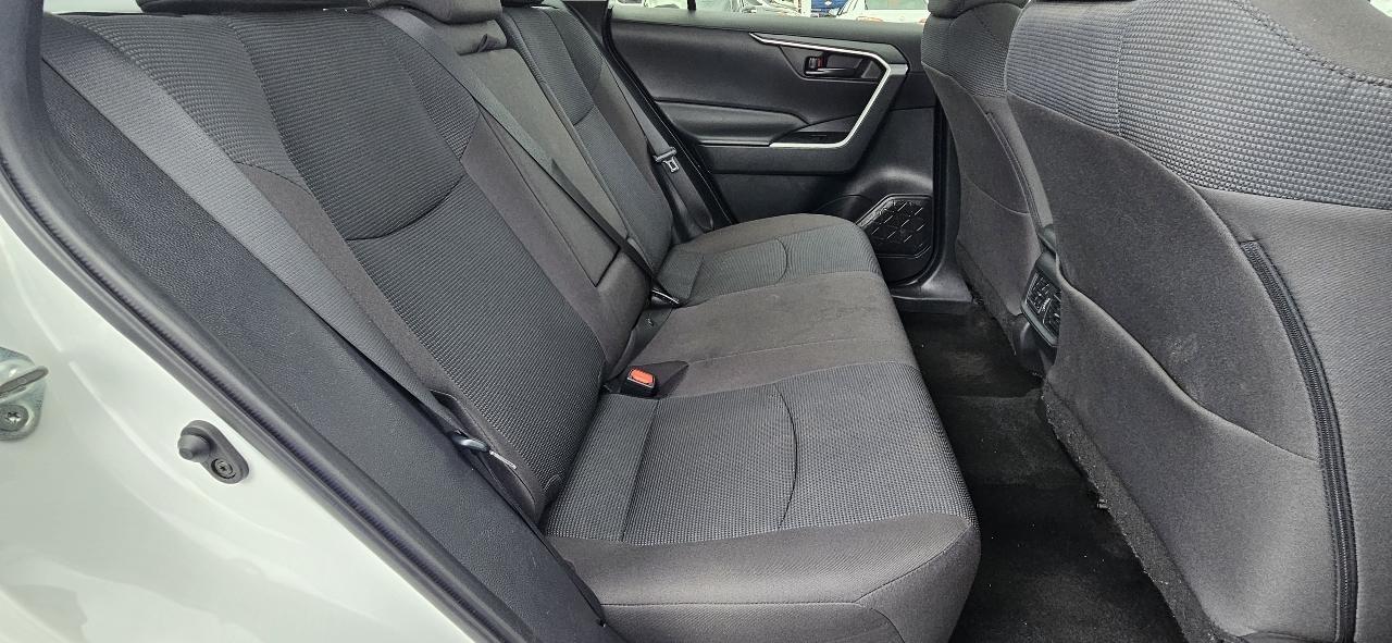 Toyota RAV4 LE FWD (Natl) 2022