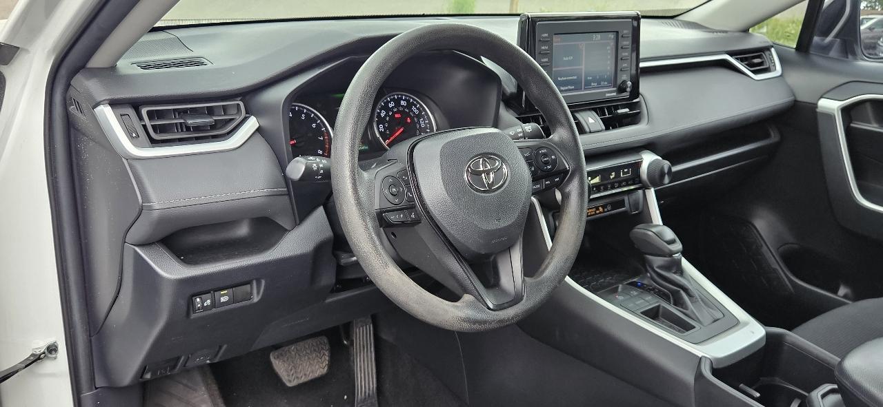 Toyota RAV4 LE FWD (Natl) 2022