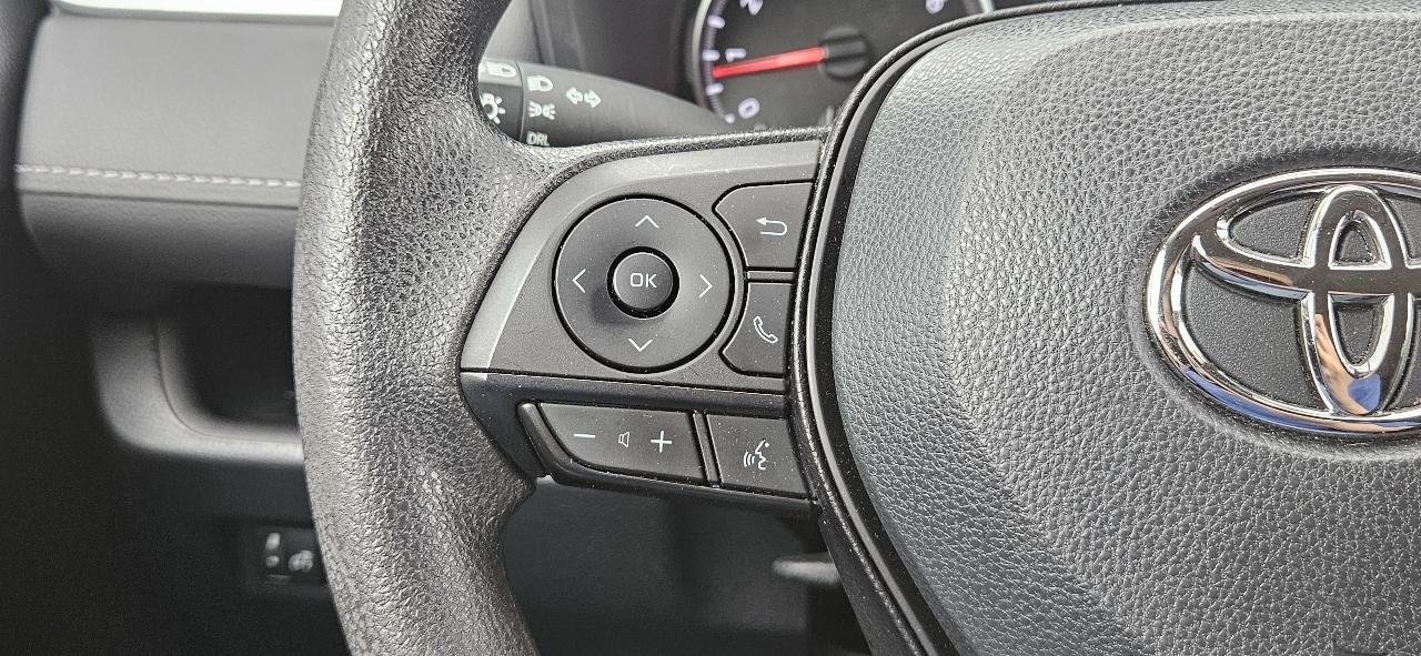 Toyota RAV4 LE FWD (Natl) 2022