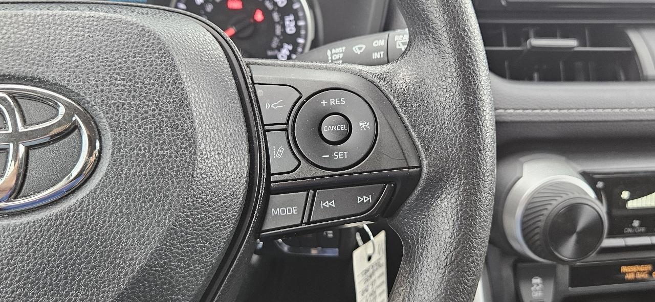 Toyota RAV4 LE FWD (Natl) 2022