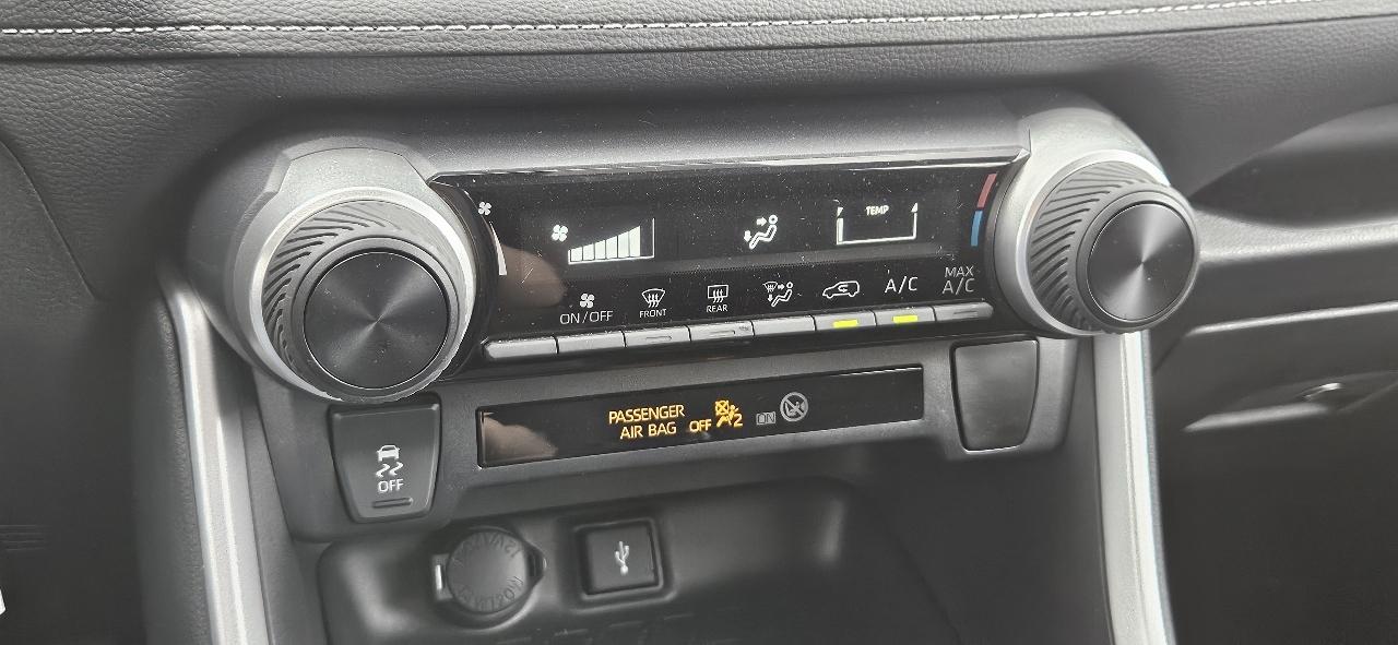 Toyota RAV4 LE FWD (Natl) 2022