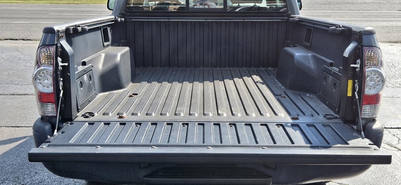 Toyota Tacoma 2WD Reg I4 MT (Natl) 2010