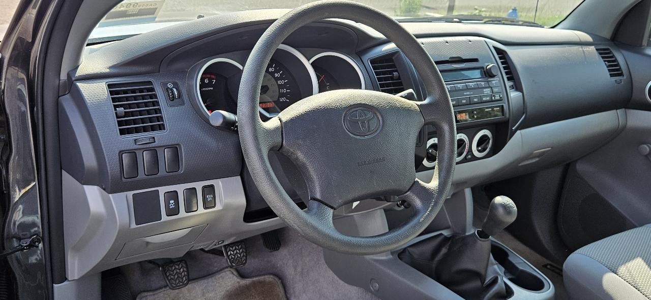 Toyota Tacoma 2WD Reg I4 MT (Natl) 2010