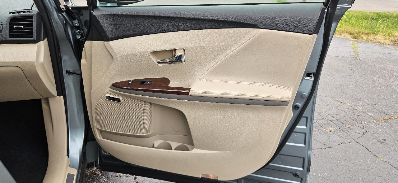 Toyota Venza 4dr Wgn V6 AWD 2010