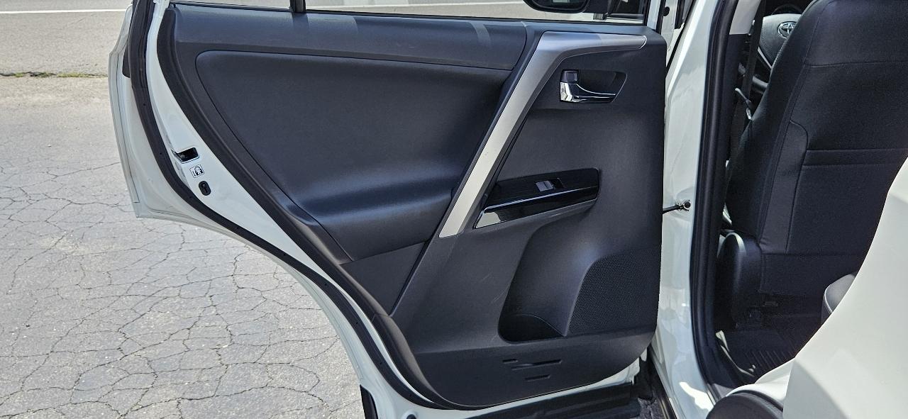Toyota RAV4 Limited FWD (Natl) 2017