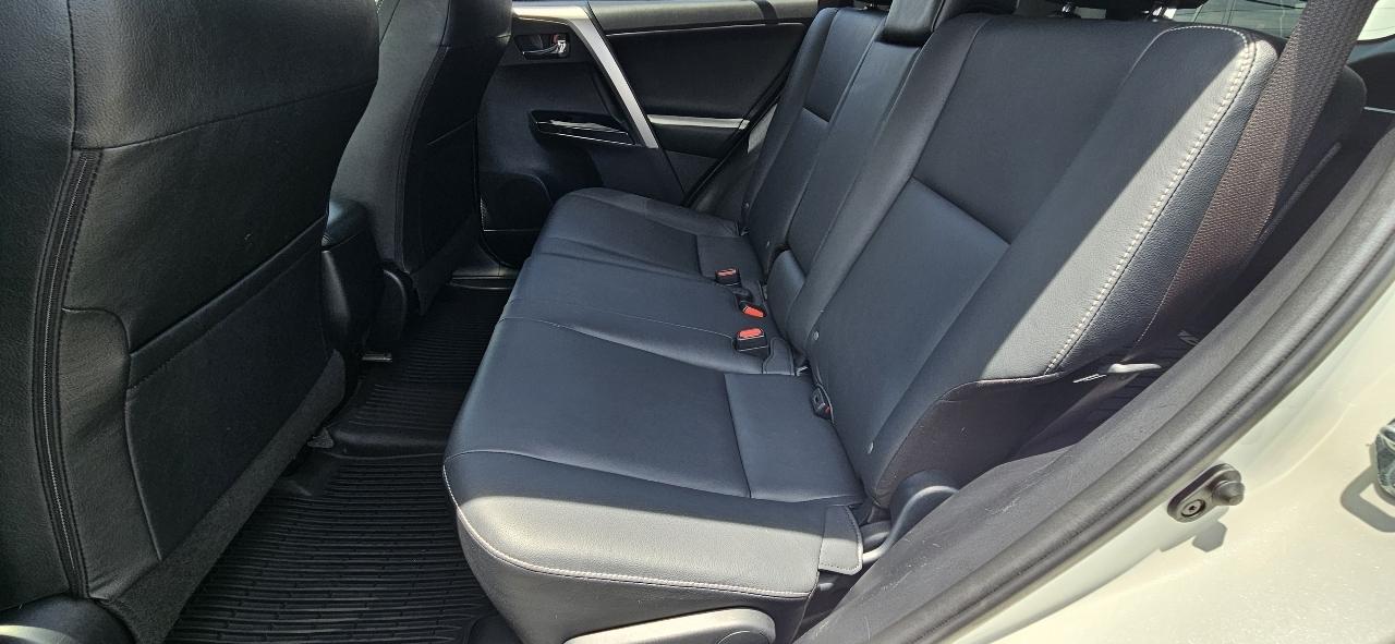 Toyota RAV4 Limited FWD (Natl) 2017