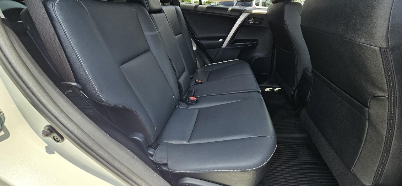 Toyota RAV4 Limited FWD (Natl) 2017