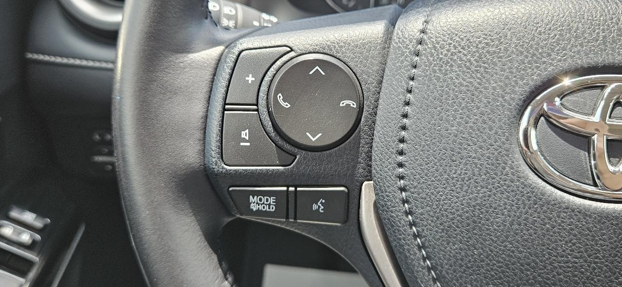 Toyota RAV4 Limited FWD (Natl) 2017