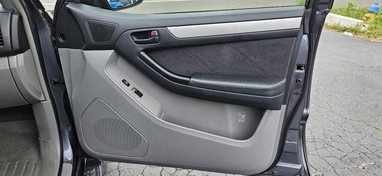 Toyota 4Runner 4dr SR5 V6 Auto (Natl) 2005