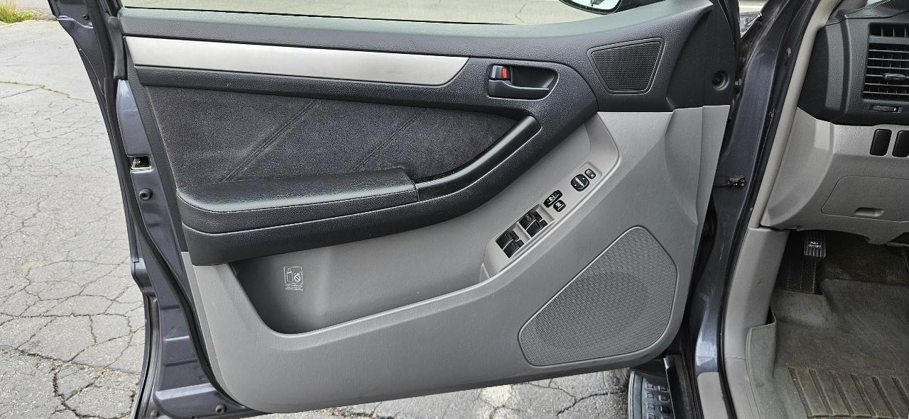 Toyota 4Runner 4dr SR5 V6 Auto (Natl) 2005