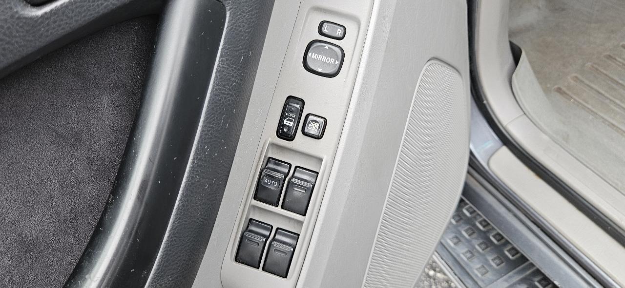 Toyota 4Runner 4dr SR5 V6 Auto (Natl) 2005