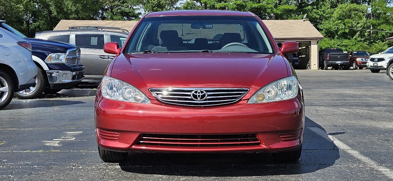 Toyota Camry 4dr Sdn LE Auto (Natl) 2005
