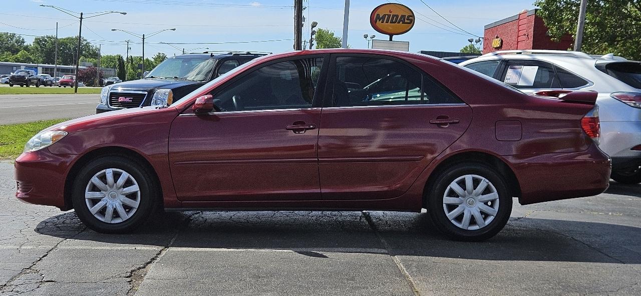 Toyota Camry 4dr Sdn LE Auto (Natl) 2005