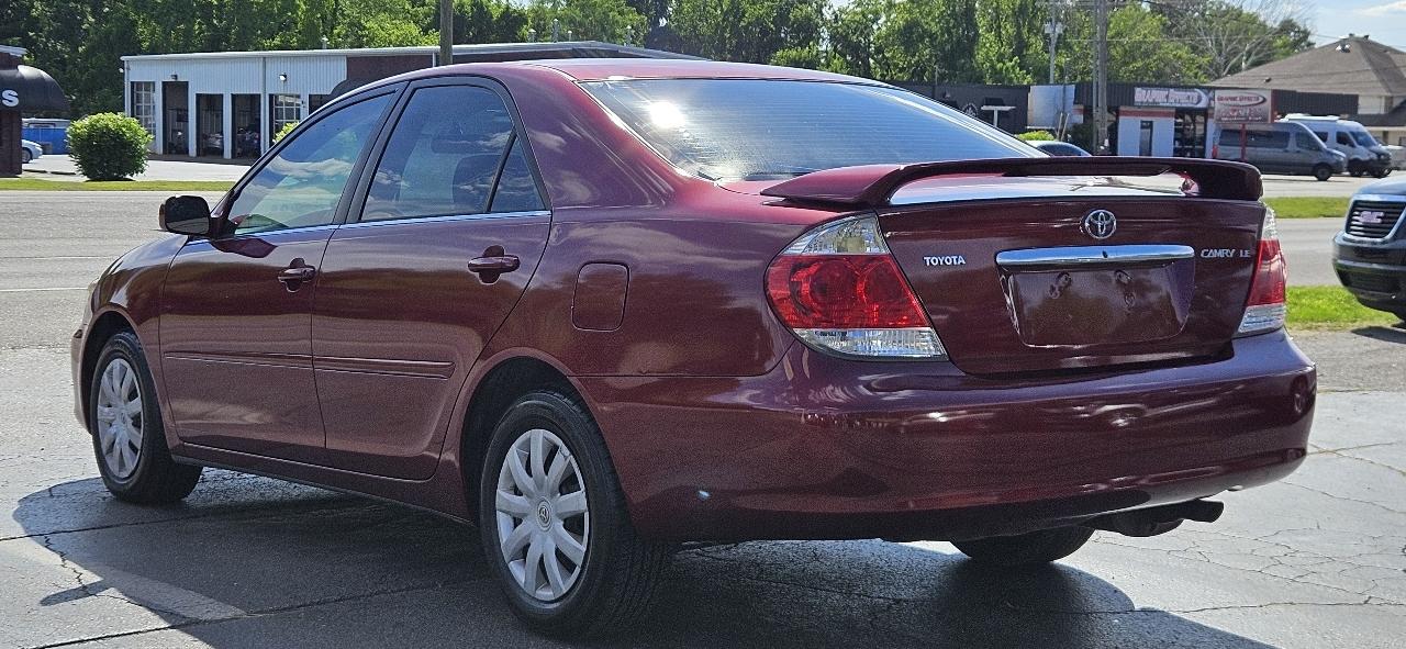 Toyota Camry 4dr Sdn LE Auto (Natl) 2005